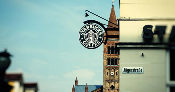 Warum Starbucks Trotz Seiner Hohen Preise so Beliebt Ist
